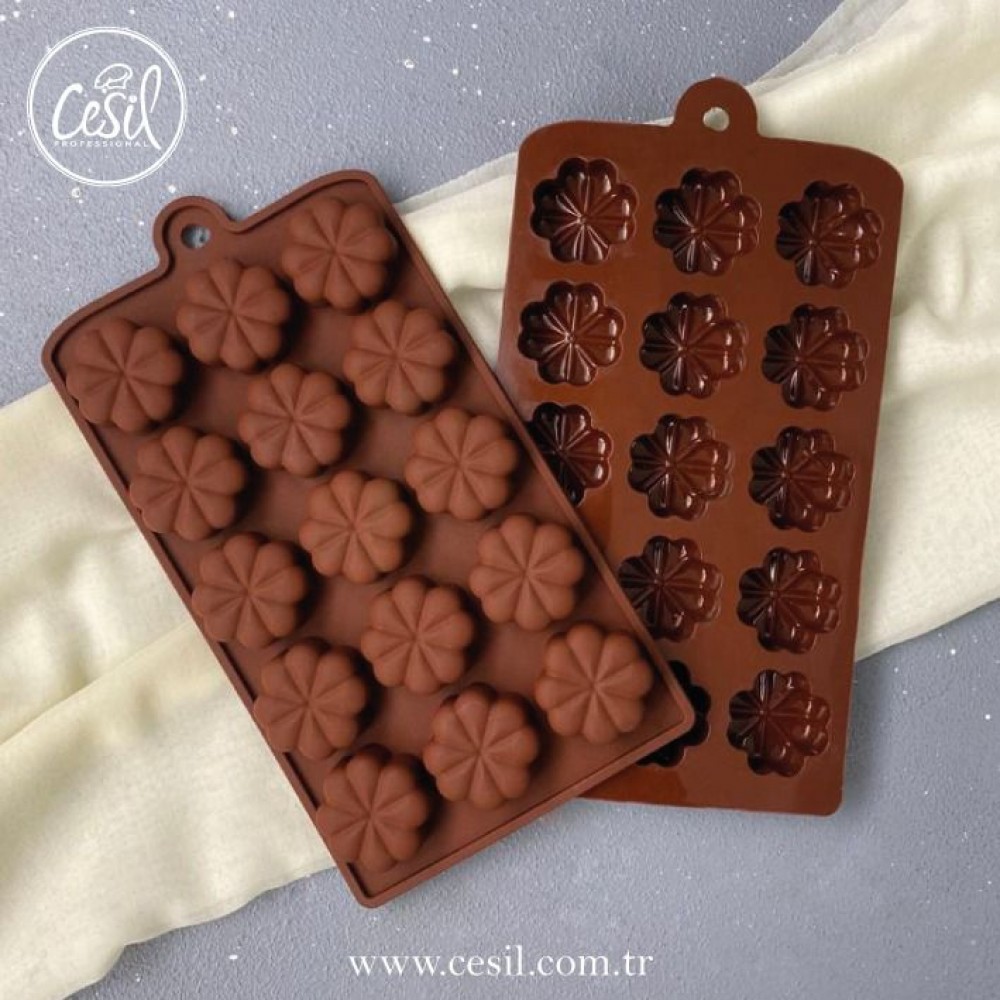15 SHAMROCK SILICONE CHOCOLATE MOULD
